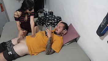 Preview 3 of Leatest Massage Videos - La vecina de mi novia estaba desocupada ,  le pedi que me lo mamara un rato y acepto
