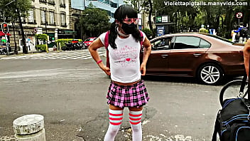 Preview 3 of Two Fatty Mom Ass Lick Game - Paseando por la ciudad con putifalda  y plug anal