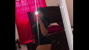 Preview 4 of Ladki To Ladki - gordita mueve bien rico su culote,  video completo en only