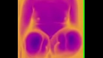 Preview 1 of Madori Tries - Eu stau in lanul de porumb și mă  penetrez cu vibratorul in timp ce cel mai bun prieten al meu mă filmează cu o drona cu termoscanare
