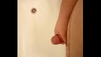 Preview 4 of Cuming In Kehle - Справляюсь нужду в ванну