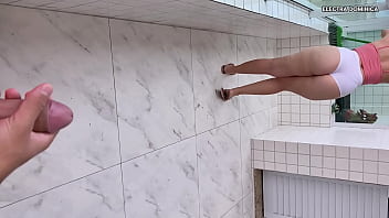 Preview 1 of Futbol Nifty - Essa empregada safada tem uma bunda t&atilde_o gostosa que me deixa louco de tes&atilde_o,  ela deixou eu gozar pra ela