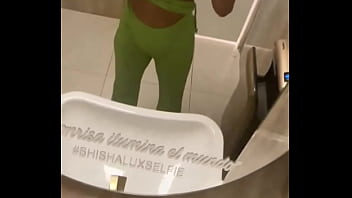 Preview 4 of Twinks Sc - Y por qu&eacute_ tardaste tanto en el ba&ntilde_o?Yo en el ba&ntilde_o: