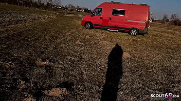 Preview 1 of Kajol Nude Xvideo - Junge Deutsche im Camper erwischt fremden Spanner beim wichsen und er fickt sie