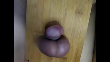 Preview 1 of Pvc Cuckhold - 睾丸を潰されて射精する