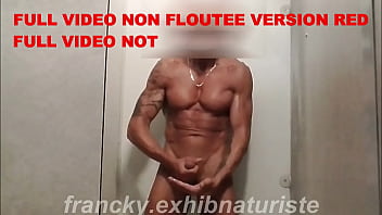 Preview 4 of Yacxxx - Un mec rentre dans les vestiaires pendant que je me branle sous la douche de la salle de gym