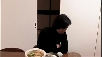 Preview 3 of Tentu Castings - 在丈夫身边和别的男人做爱，妻子忍耐的表情