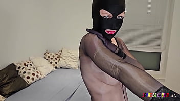 Preview 1 of Swahili Dent - SpandexQueen comes twice in her black nylon suit and jerks him off in his cock sheath