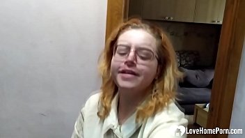 Preview 1 of Conocer Gente Nueva Apk - Nerdy redhead loves munching a hard shaft