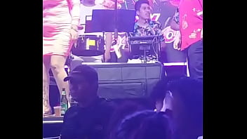 Preview 3 of Allcr Noresh - Mujer desnuda en concierto de TONNY ROSADO (SIN CENSURA)