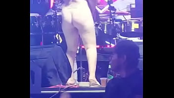 Preview 4 of Allcr Noresh - Mujer desnuda en concierto de TONNY ROSADO (SIN CENSURA)