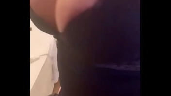 Preview 2 of Comming In - Sexy Shemale