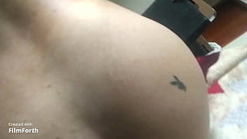 Preview 3 of Couch S - Novinha gostosa dando de ladinho no cacete do seu marido
