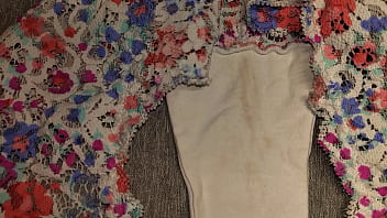 Preview 2 of Big Hips And Big Breast Xxx 2018 - Me vine en el cachetero floriado de mi mejor amiga