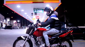 Preview 1 of Ragini Mms Returns - ACABEI PEGANDO O ENTREGADOR