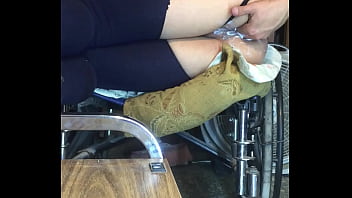 Preview 1 of Putas Venesolanas - bialkita esta metiendose los dedos y un dildo porel culo por no poder contener sus ganas de meterse un buen pedaso gordo y duro de verga