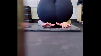Preview 4 of Www Balochi Sex Xxx Com - Treinando na minha academia fiquei toda molhadinha escorreu nas minhas pernas !(Em p&uacute_blico)