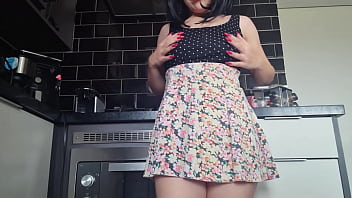 Preview 1 of Stepmom Ppb Sex - gostosa mostra a bunda