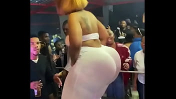 Preview 2 of Kata Ballas - Dancing to Amapiano at a club