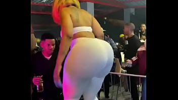 Preview 1 of Kata Ballas - Dancing to Amapiano at a club