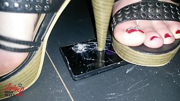Preview 2 of Shemal Fuck Xxx - Lady L crush mobile phone.
