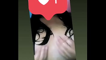 Preview 3 of Dinner Tabke - Jovencita mostrando sus tetas