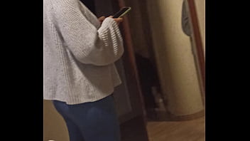 Preview 1 of Desi Gao Ki Chudai - Esperando en el Hotel para nuestra sesi&oacute_n amatoria y ella le manda mensaje a su novio
