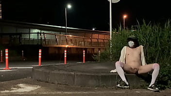 Preview 3 of Biti Fuck - 女装子まゆちゃんが車がばんばん通る国道脇の茂みの陰に隠れて大股開きして全裸露出を楽しむ