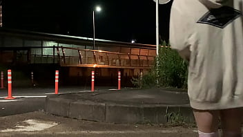 Preview 1 of Biti Fuck - 女装子まゆちゃんが車がばんばん通る国道脇の茂みの陰に隠れて大股開きして全裸露出を楽しむ