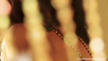 Preview 3 of Wwwxxx Voi - Bollywood Naked Daning MILF