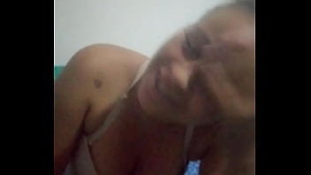 Preview 1 of Mcikalifa - Yarlysex18 muestra sus tetas mientras las soborea