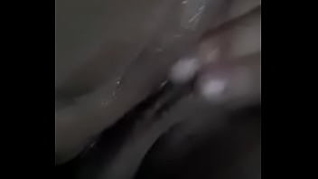 Preview 2 of Amazingelazo 4 - Puta se masturbando