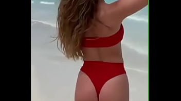 Preview 1 of Kiss Fat Tits - Rubia buenorra