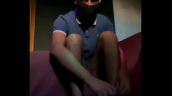 Preview 2 of La Fille De Voisn - mostrando mi pie de hombre-cachorroalmeda
