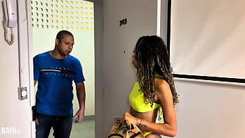 Preview 1 of Jav Mellony - Fui entregar o lanche e eu que acabei comendo a magrinha puta.