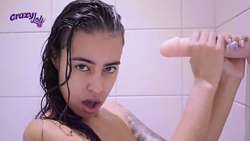 Preview 2 of Doctar In Narc - Asi lo chupo mientras tomo una ducha