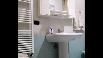 Preview 4 of Teenorgasme - E mentre sono al cesso. Vi faccio un&#039_offerta che non potrete rifiutare.Questa estate 2020 tutti in Giappone.