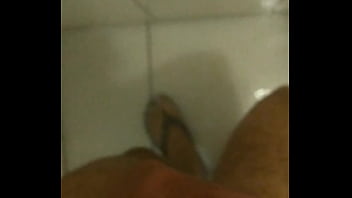 Preview 3 of Juicy 17 - Batendo um gostoso