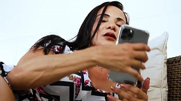Preview 1 of Familia Porno Insecto - Milf gostosa dando pro personal