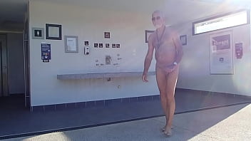 Preview 2 of Edmonton Alberta Doggystyle Pov - surpris en fin de balade nu dans des chiottes d&#039_autoroute