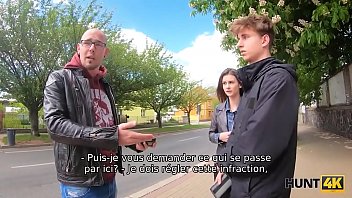 Preview 1 of Mom Fucking Deugter - HUNT4K. Nice colleen ne perdra jamais une chance de gagner