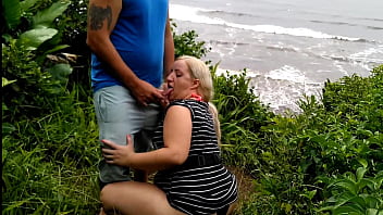 Preview 4 of Milfs A - Boquete num f&atilde_ na praia de Pernambuco