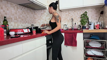 Preview 1 of Wet Mating - Very Myller - I was preparing lunch and my friend filled my ass with cum and then he cummed on my face - 4K
