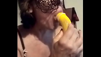Preview 3 of Spanish Girl Sex Jangle - играюсь с бананом