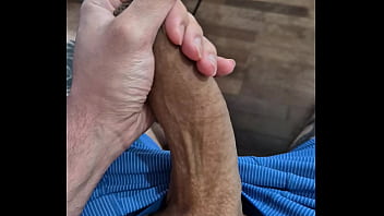 Preview 3 of Shy Japanese Lick - ESTOU LOUCO DE TES&Atilde_O,  QUER ME MAMAR?