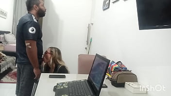 Preview 2 of Chhup Chhup K Sex - Fui fazer um trabalho fudi a contratante que pega a loira