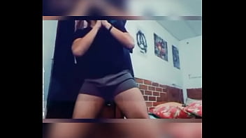 Preview 2 of Www Desihdsexvideo - Bailando perreo,  quien quiere verme bailar desnudo?