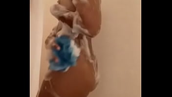 Preview 2 of Nubile Smarye Leon Xxx - Thick girl quick shower