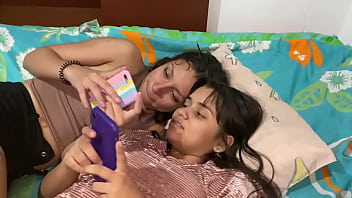 Preview 1 of Last Laugh Do - le follo el co&ntilde_o ala hijastra de mi tia cuando ella esta de visita en la casa y nos dejan solas