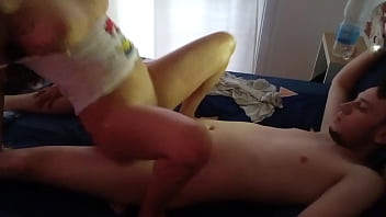 Preview 3 of Big Ass Filipin - Padrastro se mete a la habitacion de su Hijastra por la ma&ntilde_ana y se follan duro,  sexo ma&ntilde_anero